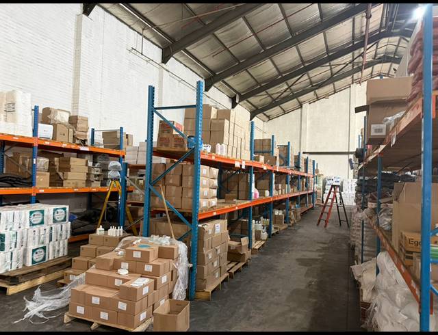 1,200M² WAREHOUSE TO LET IN LOWER BO-DORP